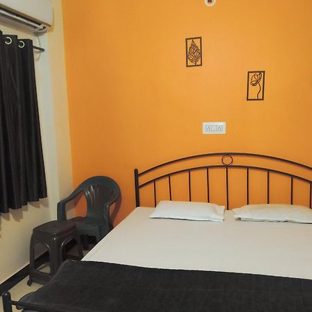 Shivlok Guest House Уджайн Екстериор снимка